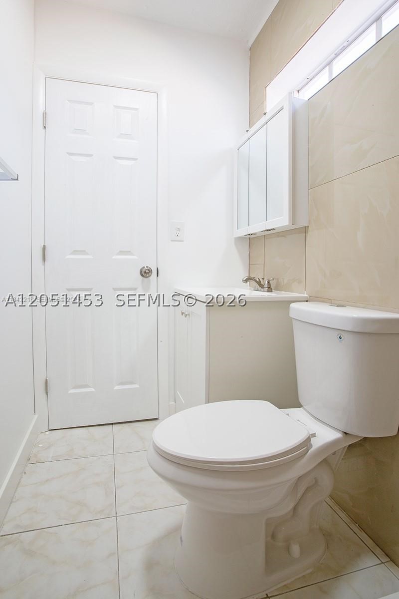 THE TROPICS AMD - Residential Lease