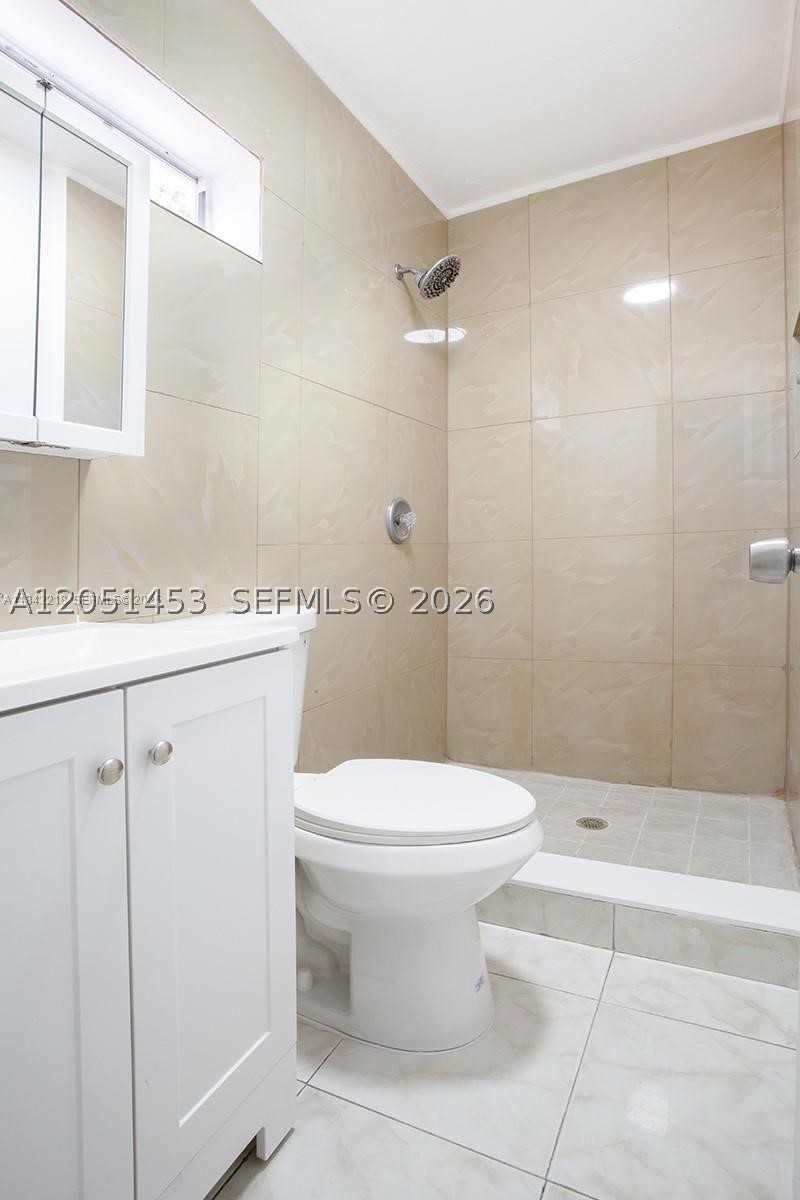 THE TROPICS AMD - Residential Lease