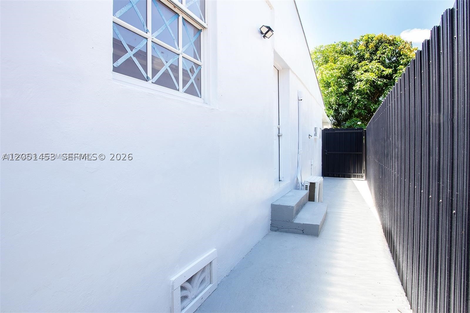 THE TROPICS AMD - Residential Lease