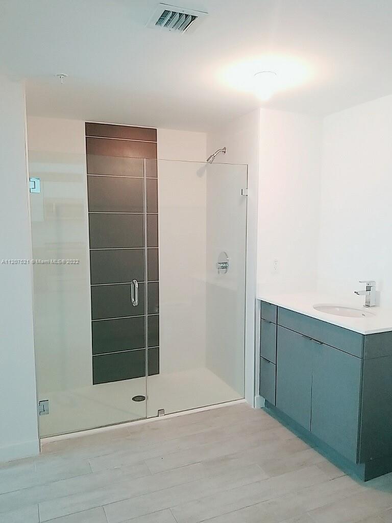 26 Edgewater - Residential Lease
