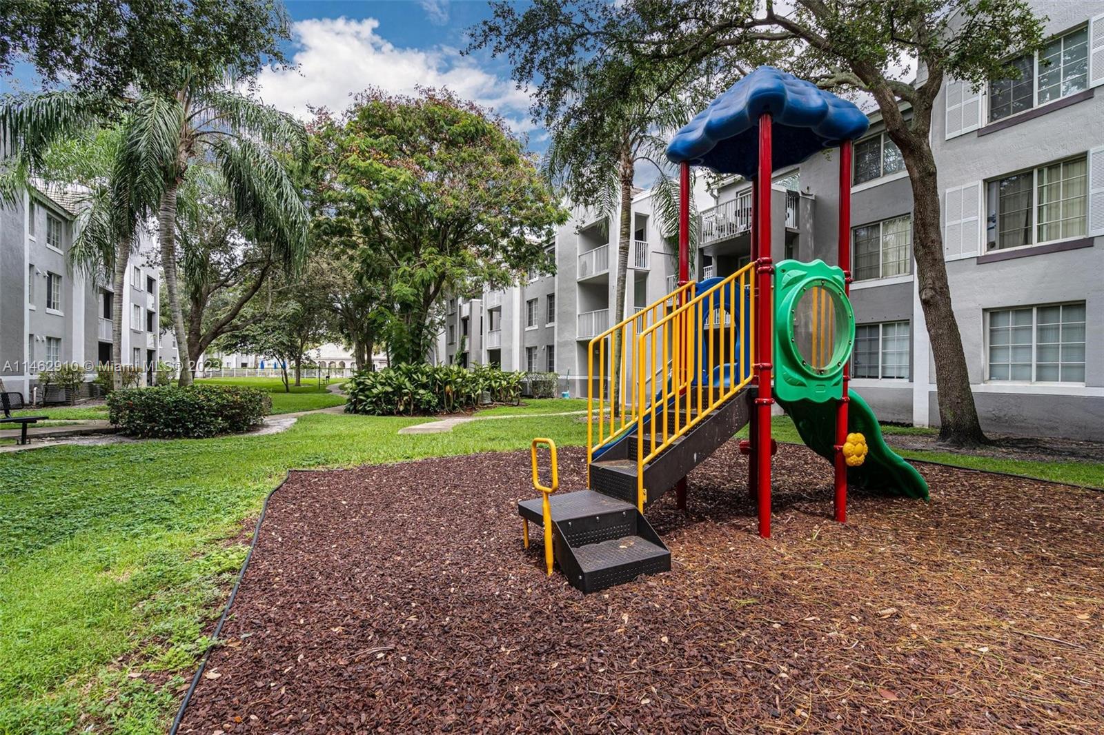DEVONAIRE CONDO AT PEMBRO - Residential Lease