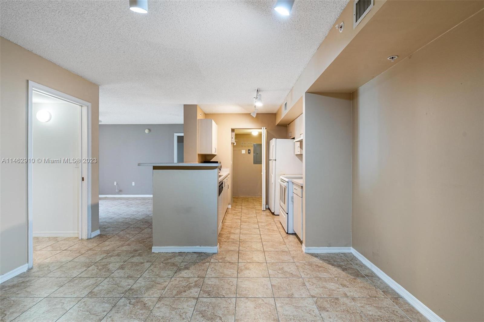 DEVONAIRE CONDO AT PEMBRO - Residential Lease