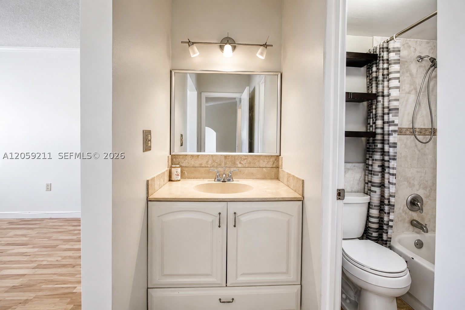 PLANTATION CLUB B CONDO - Residential