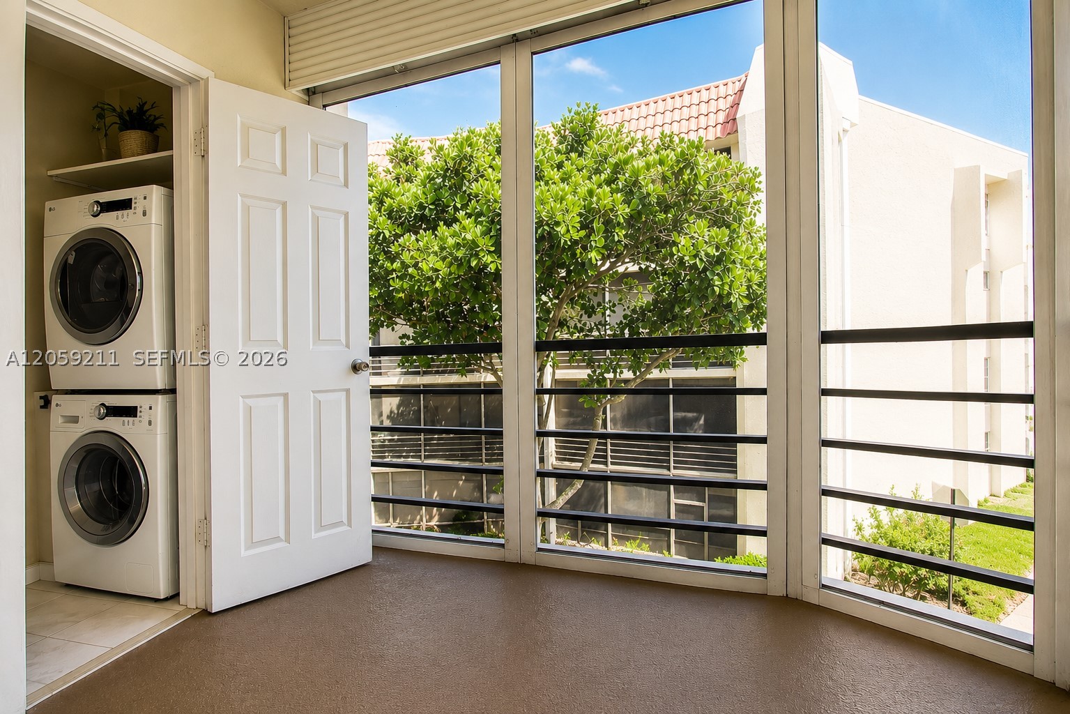 PLANTATION CLUB B CONDO - Residential