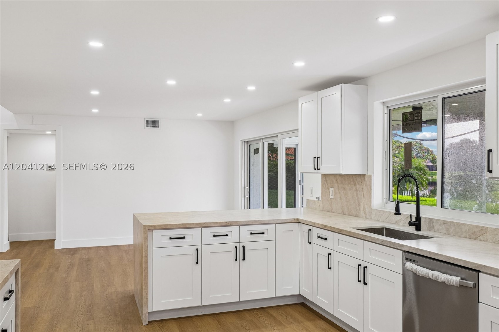 FALCONS LEA - Residential