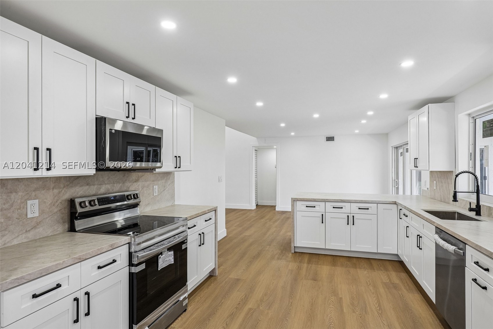 FALCONS LEA - Residential