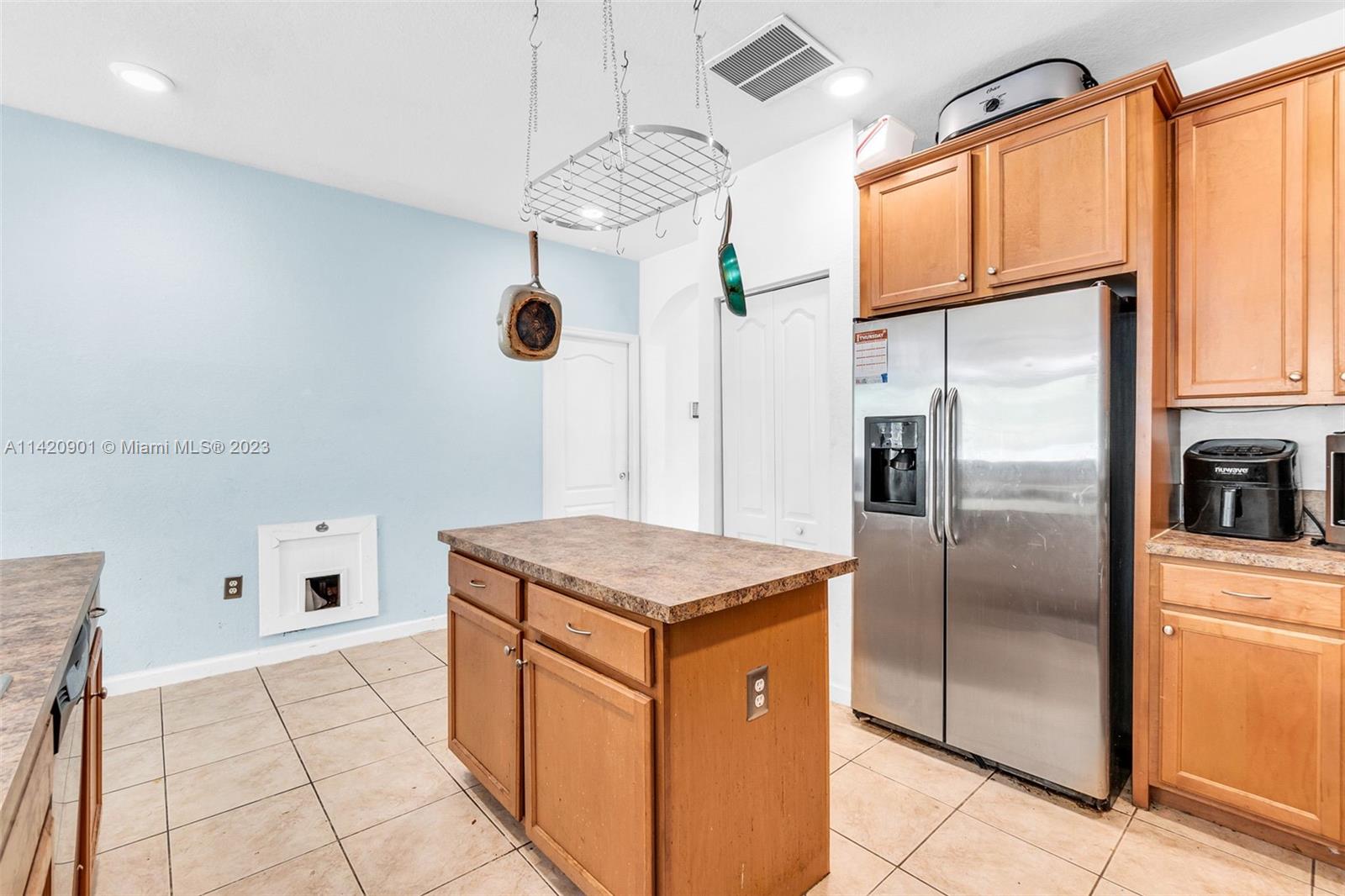 MANDARIN LAKES - Residential