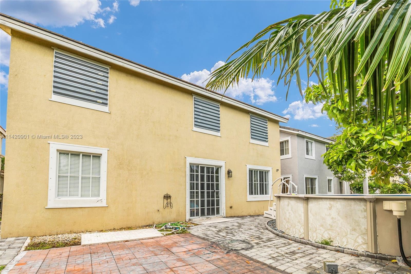MANDARIN LAKES - Residential