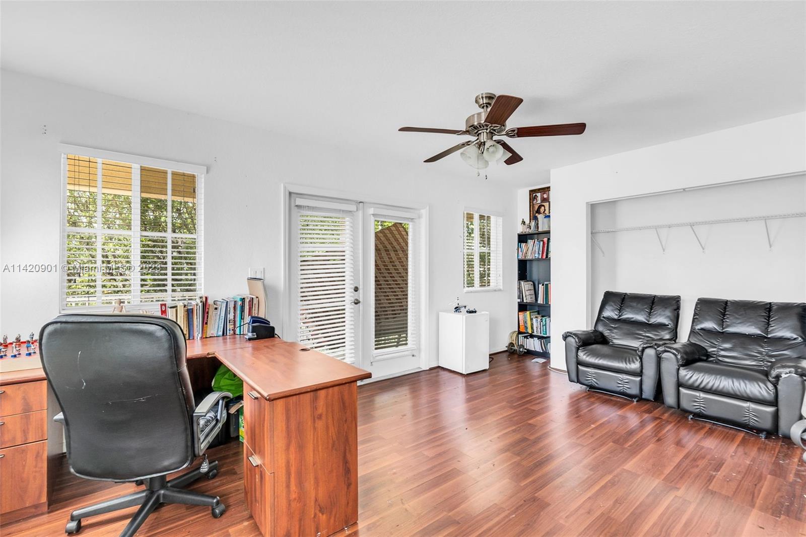 MANDARIN LAKES - Residential