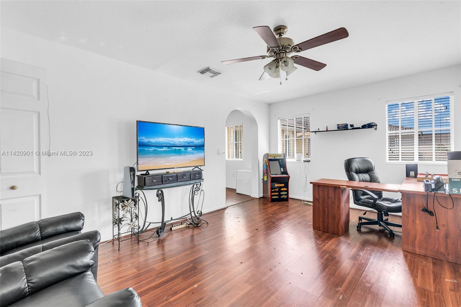 MANDARIN LAKES - Residential