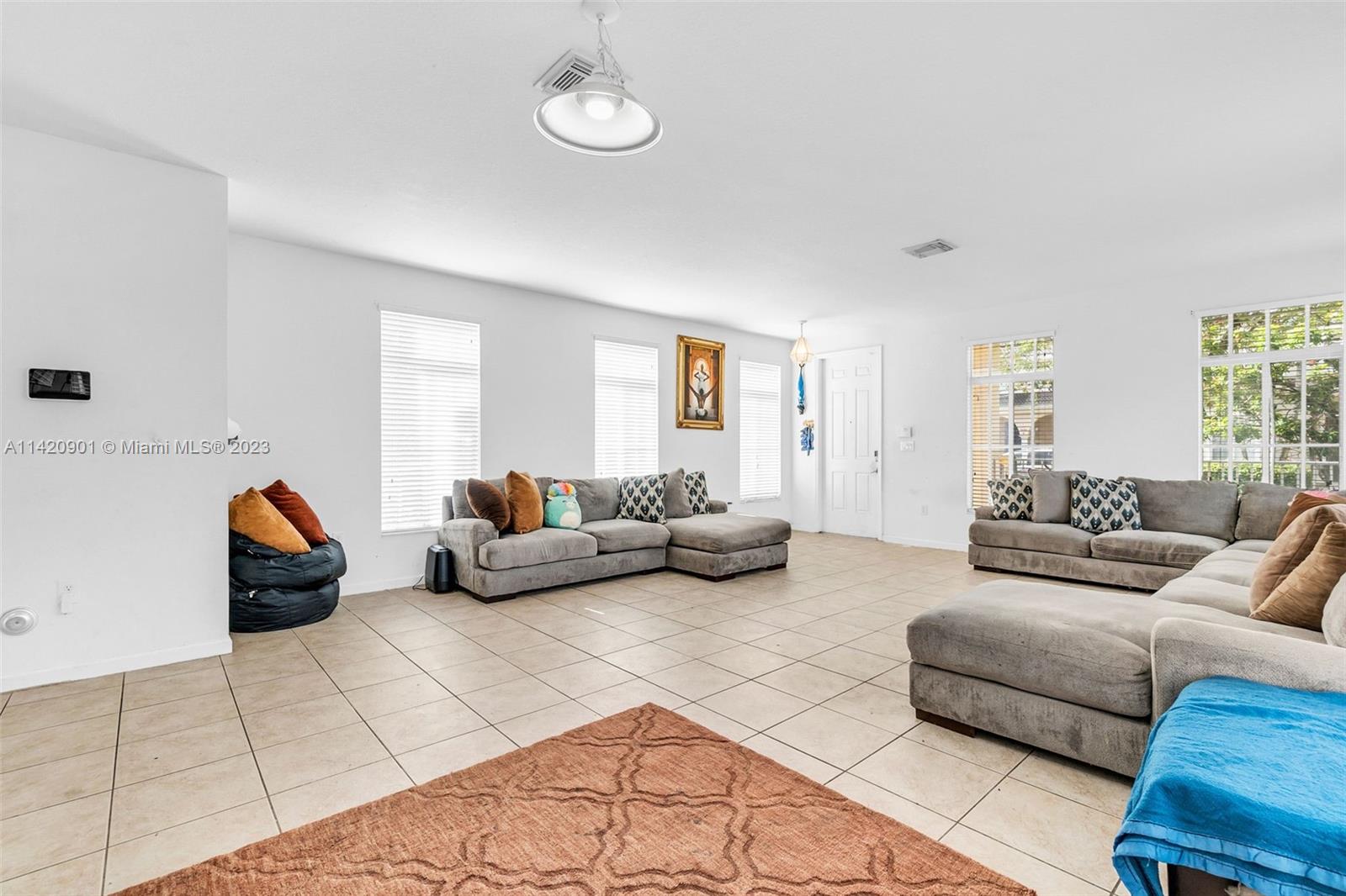 MANDARIN LAKES - Residential