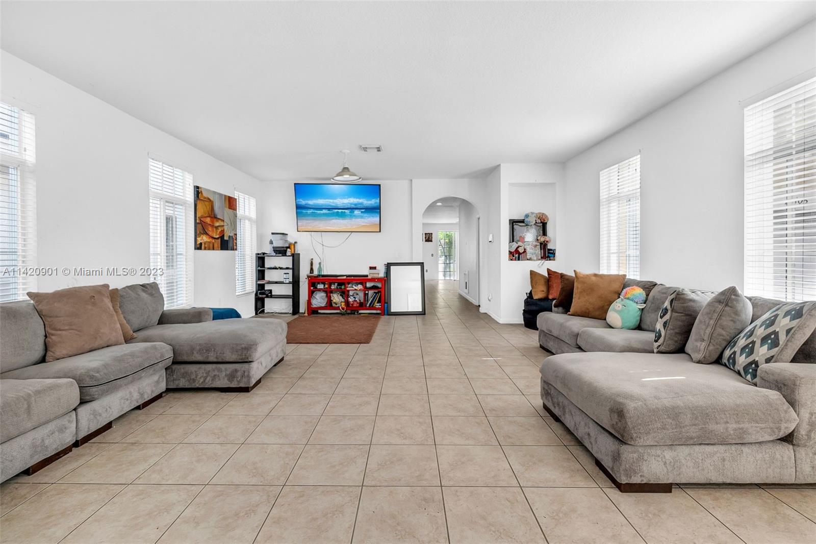 MANDARIN LAKES - Residential