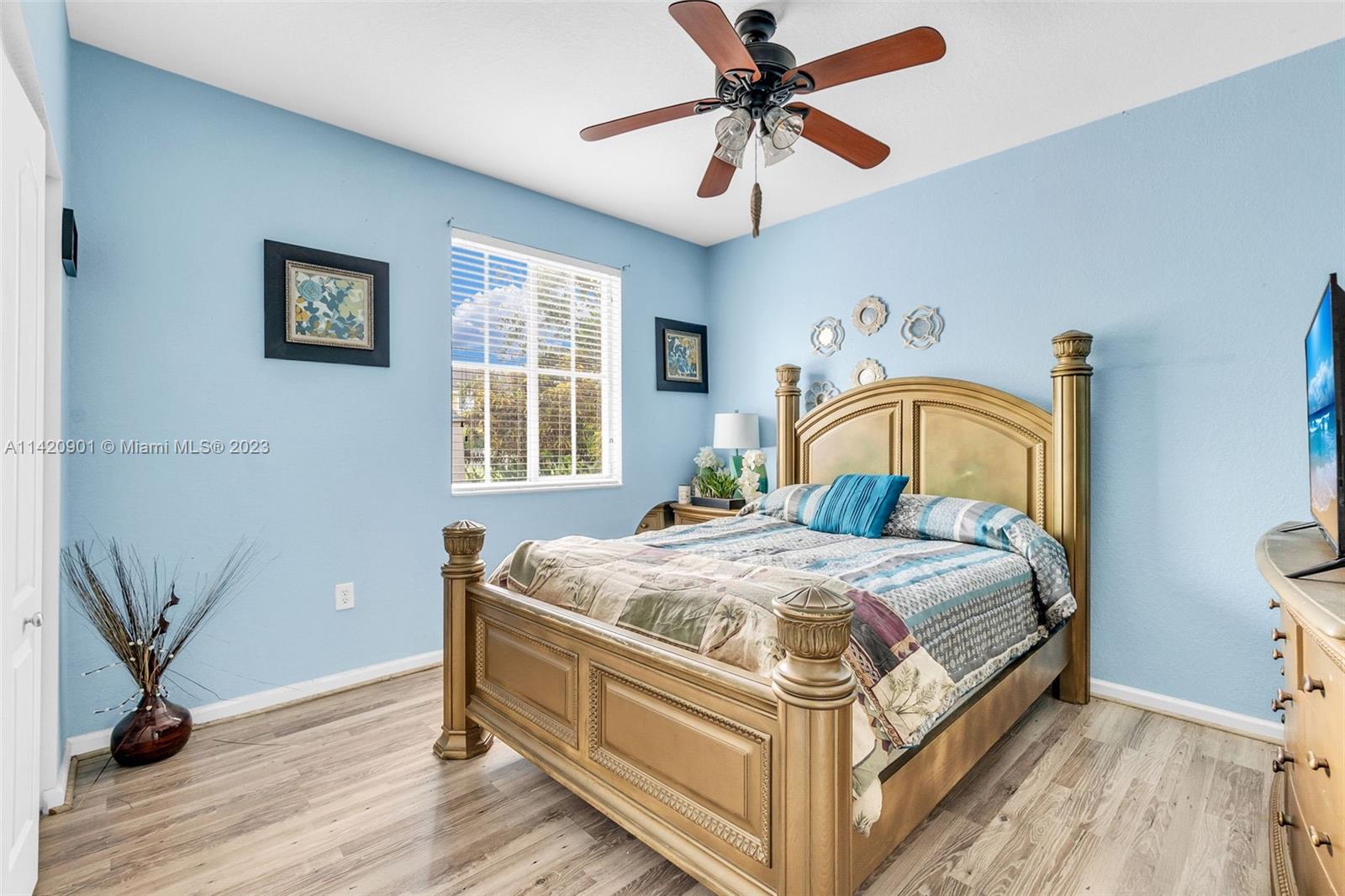 MANDARIN LAKES - Residential