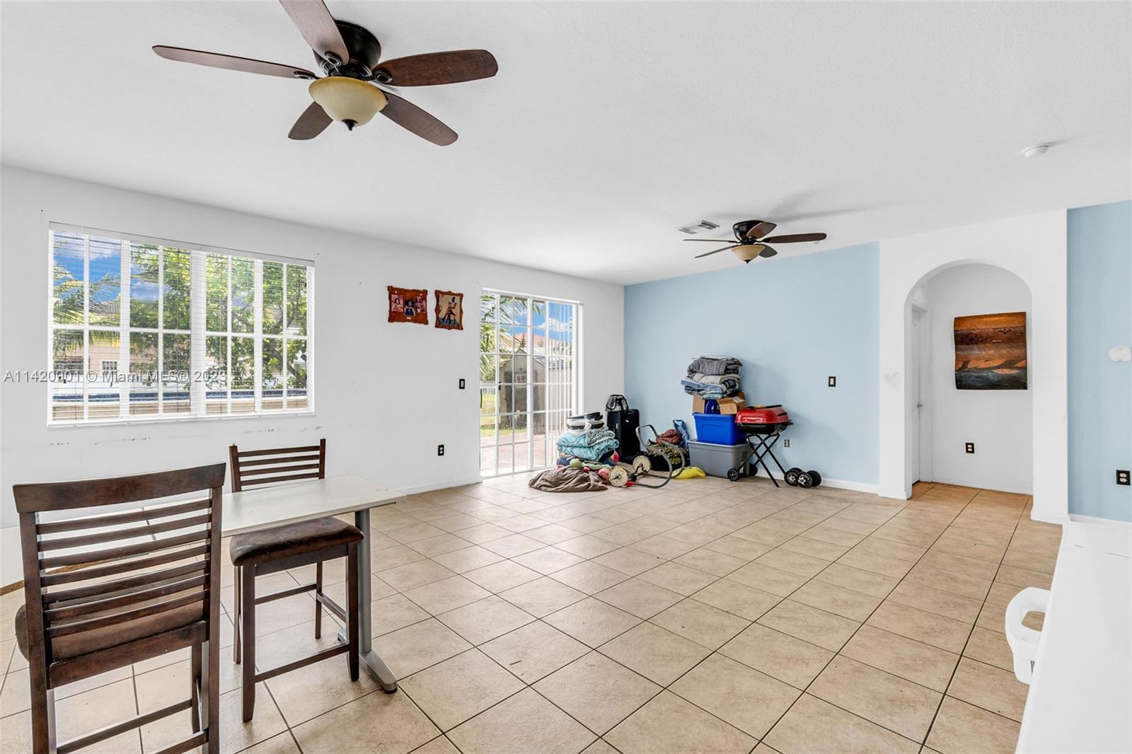 MANDARIN LAKES - Residential