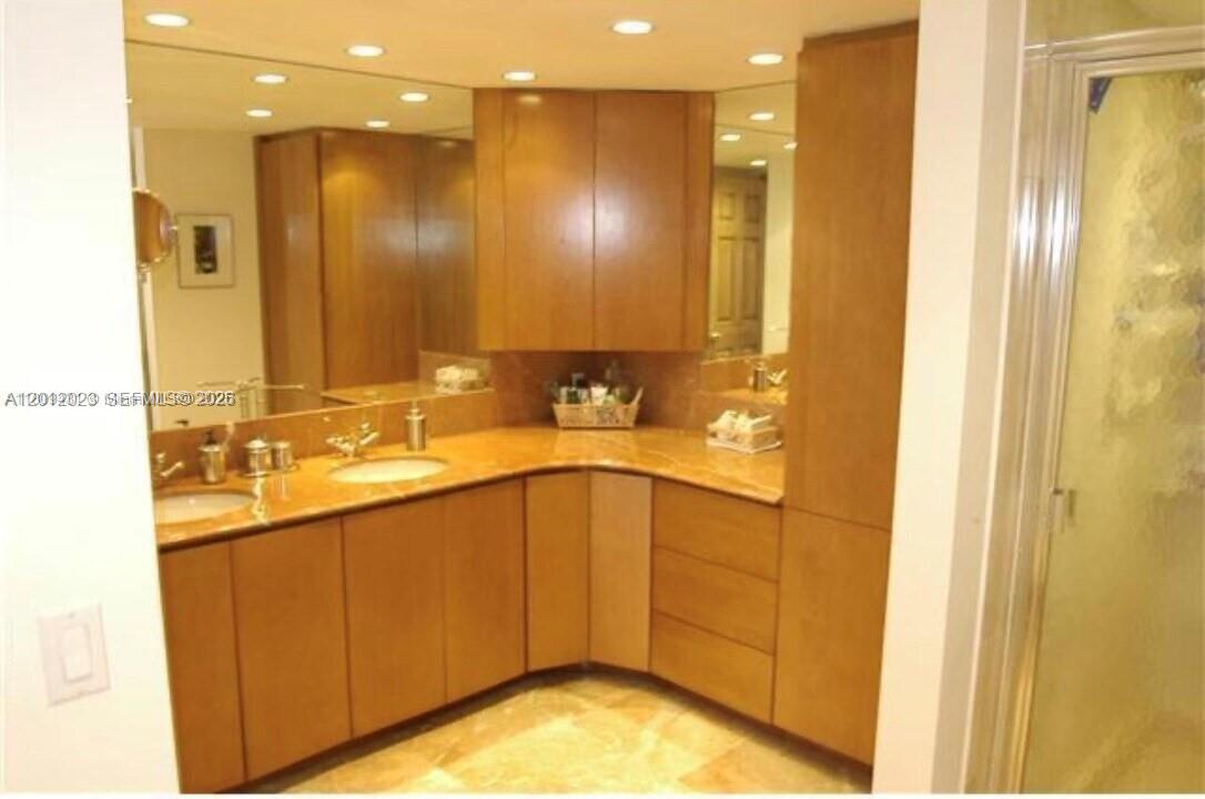 VENETIA CONDO - Residential