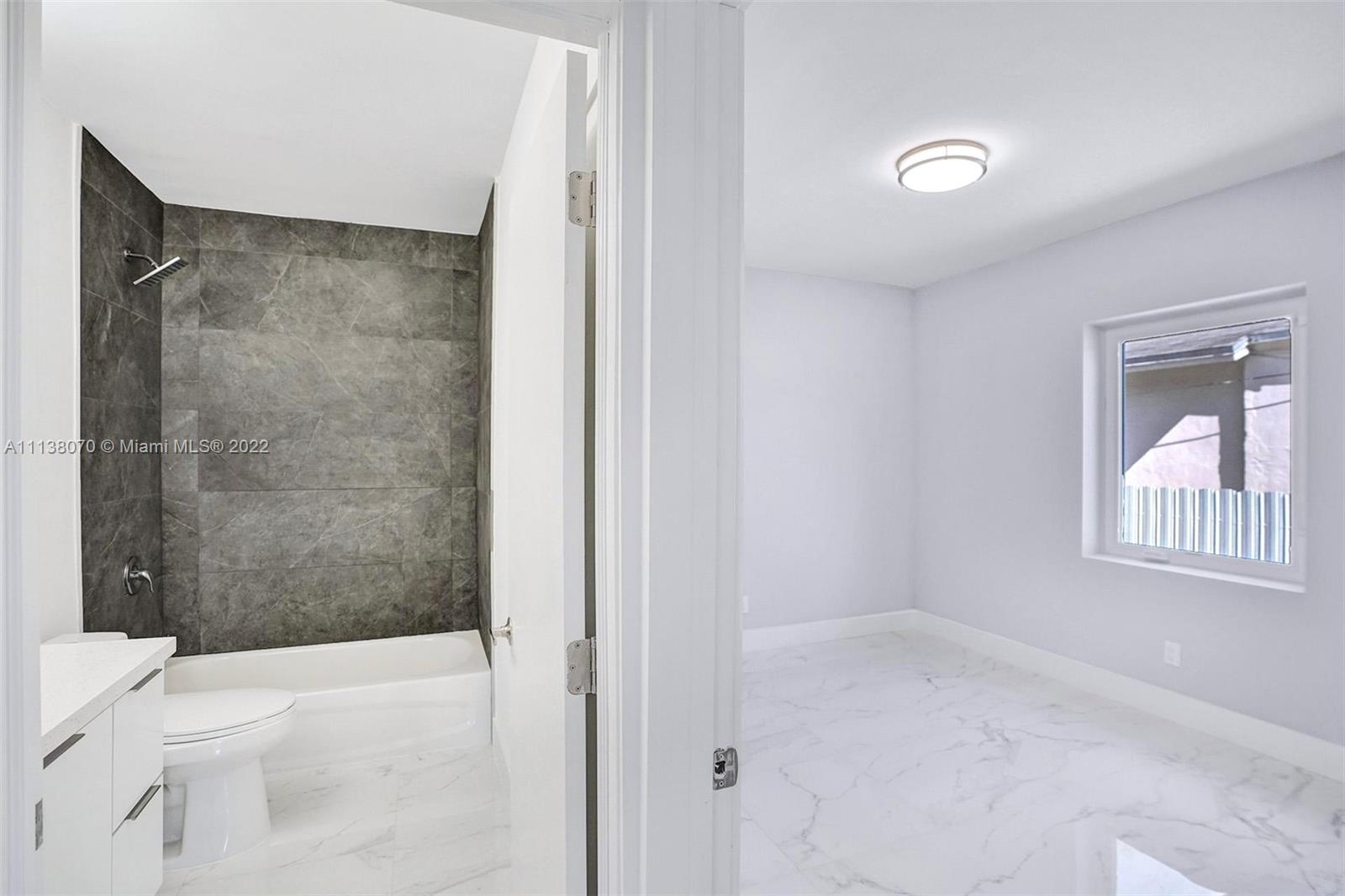 LA PALOMA - Residential Lease