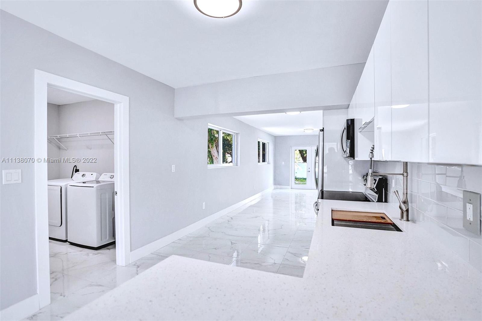 LA PALOMA - Residential Lease