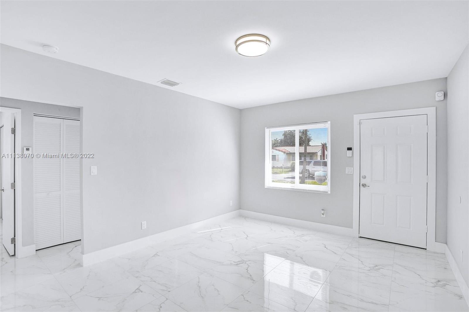 LA PALOMA - Residential Lease