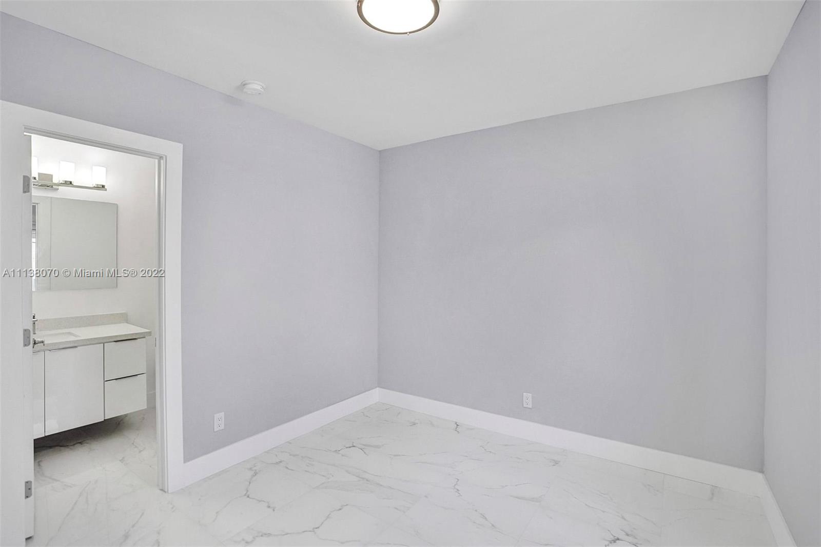 LA PALOMA - Residential Lease