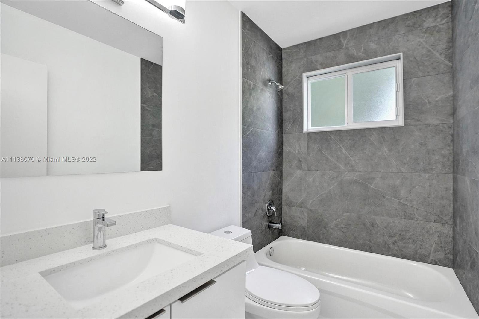 LA PALOMA - Residential Lease