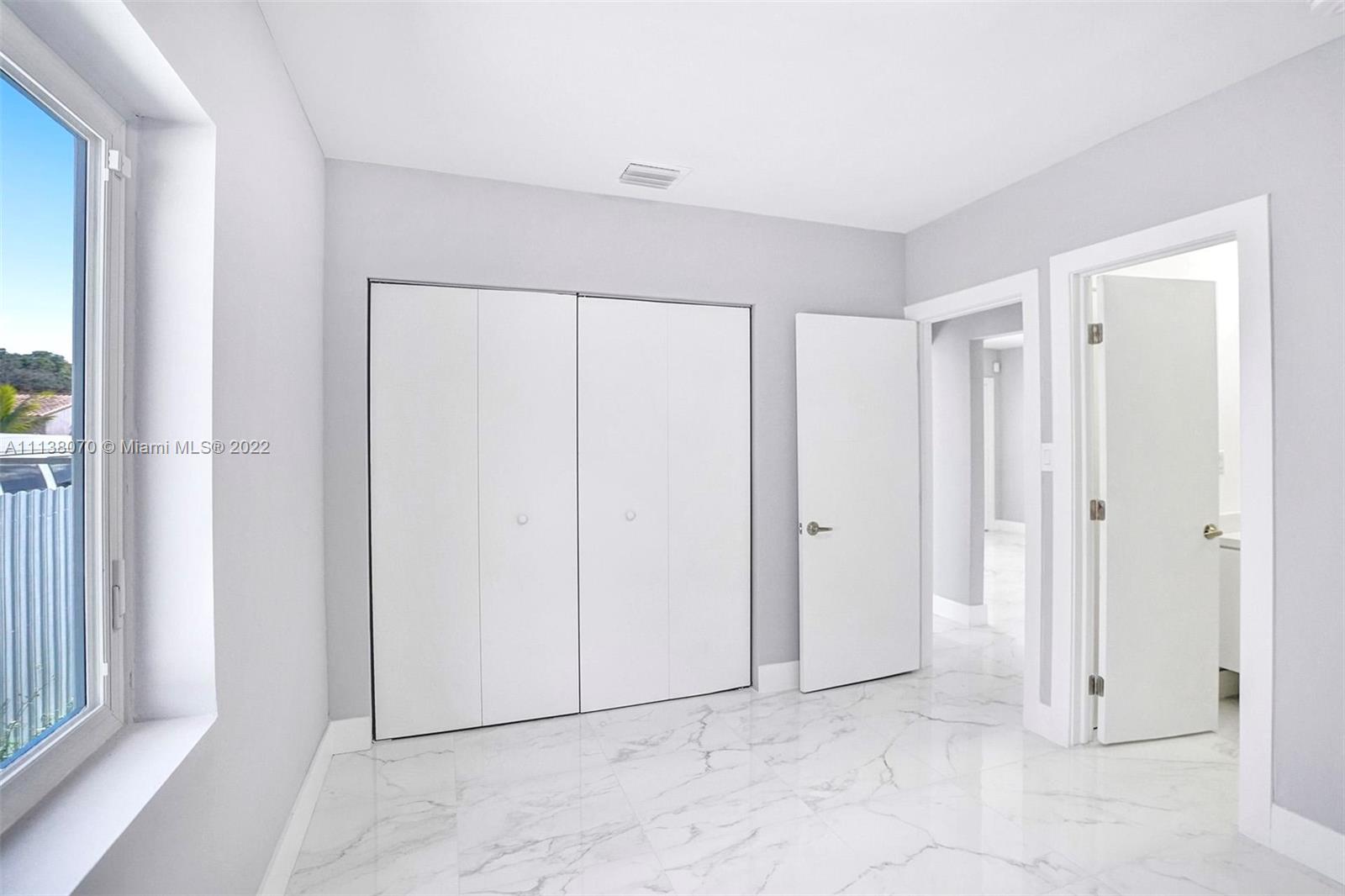 LA PALOMA - Residential Lease