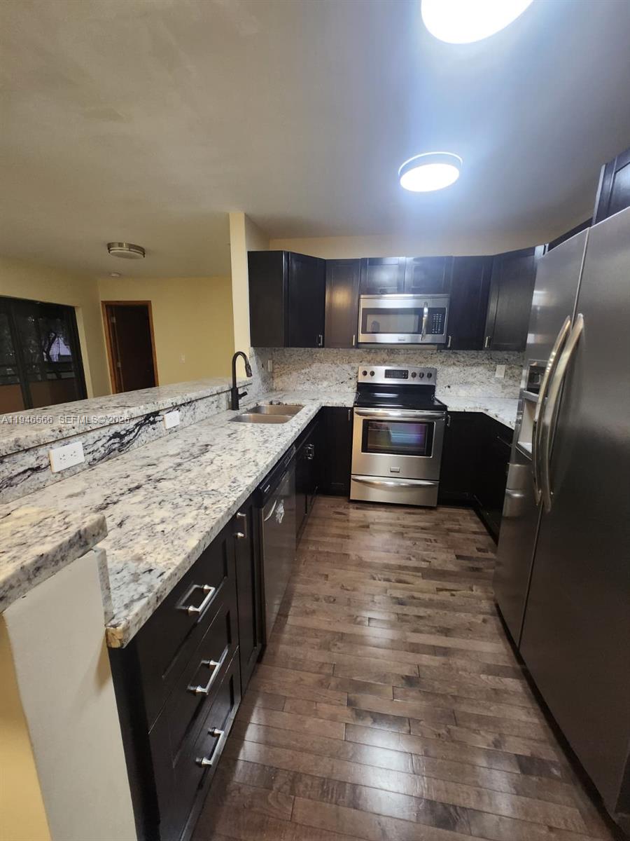 QUATRAINE CONDO I PH I - Residential