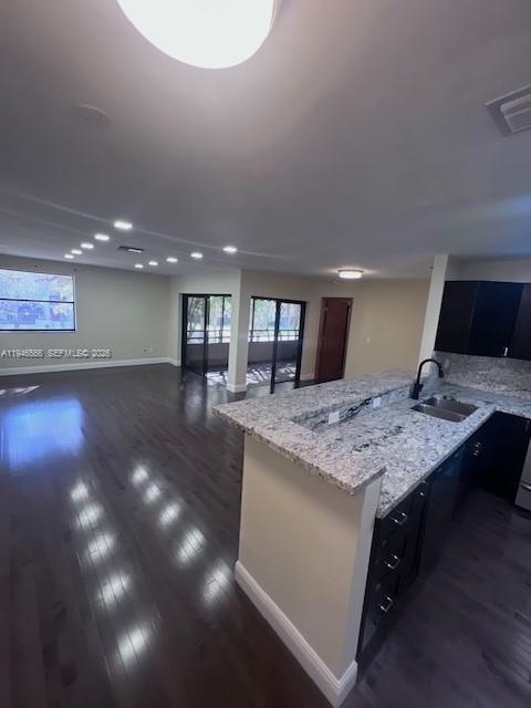 VERY NICE, FULLY REMODELED APARTMENT WHIT NEW STAINLESS STEEL APPLIANCES AND HIGH-END HARDWOOD FLOORS. VERY CLOSE TO AVENTURA MALL, SUNNY ISLES BEACH AND HALFWAY BETWEEN MIAMI INTERNATIONAL AIRPORT AND FORT LAUDERDALE AIRPORT.