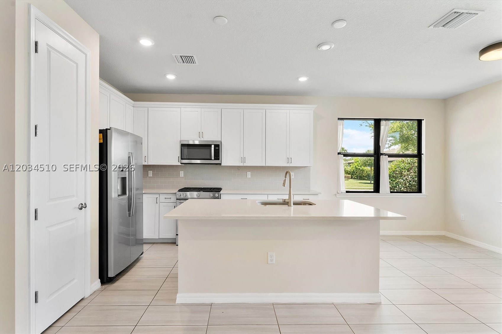 OAK TREE PROPERTY REDEVEL - Residential Lease