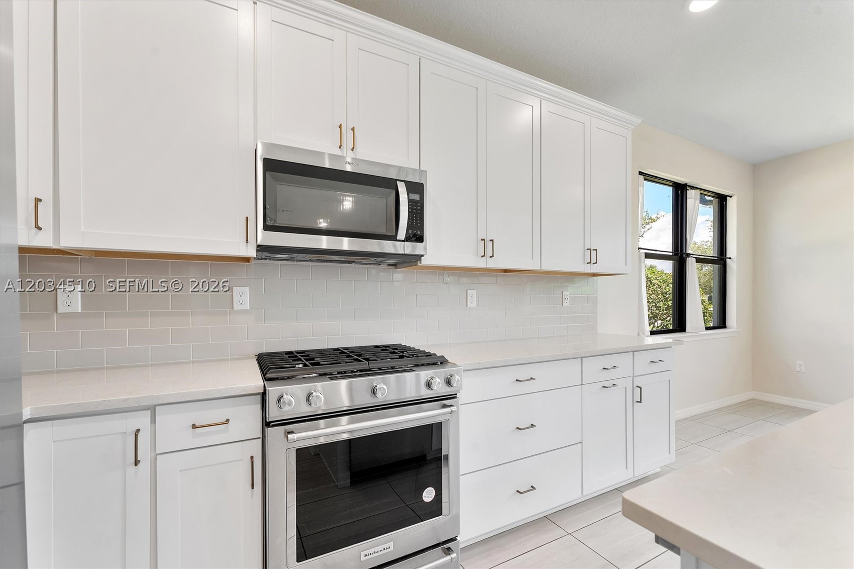 OAK TREE PROPERTY REDEVEL - Residential Lease