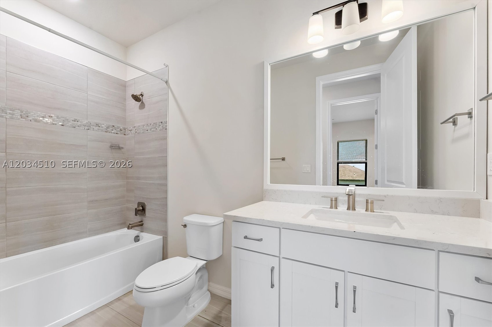 OAK TREE PROPERTY REDEVEL - Residential Lease