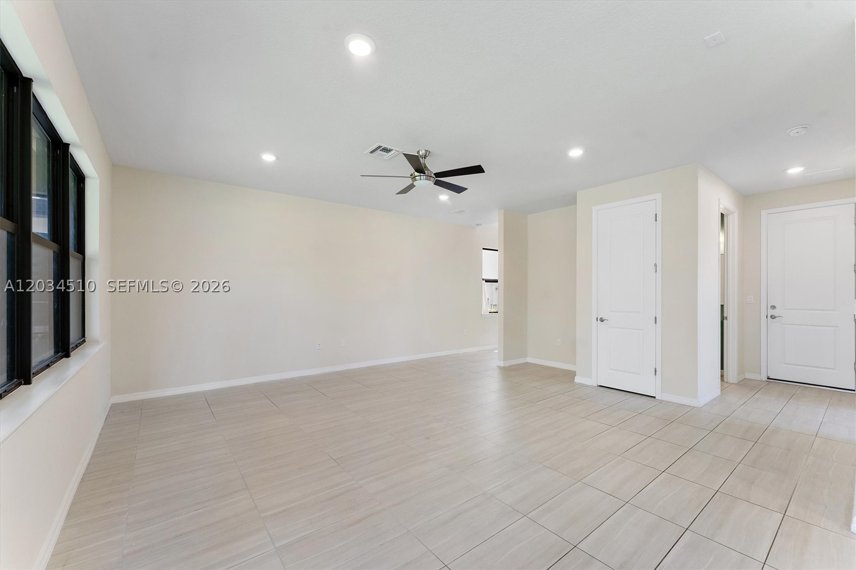 OAK TREE PROPERTY REDEVEL - Residential Lease