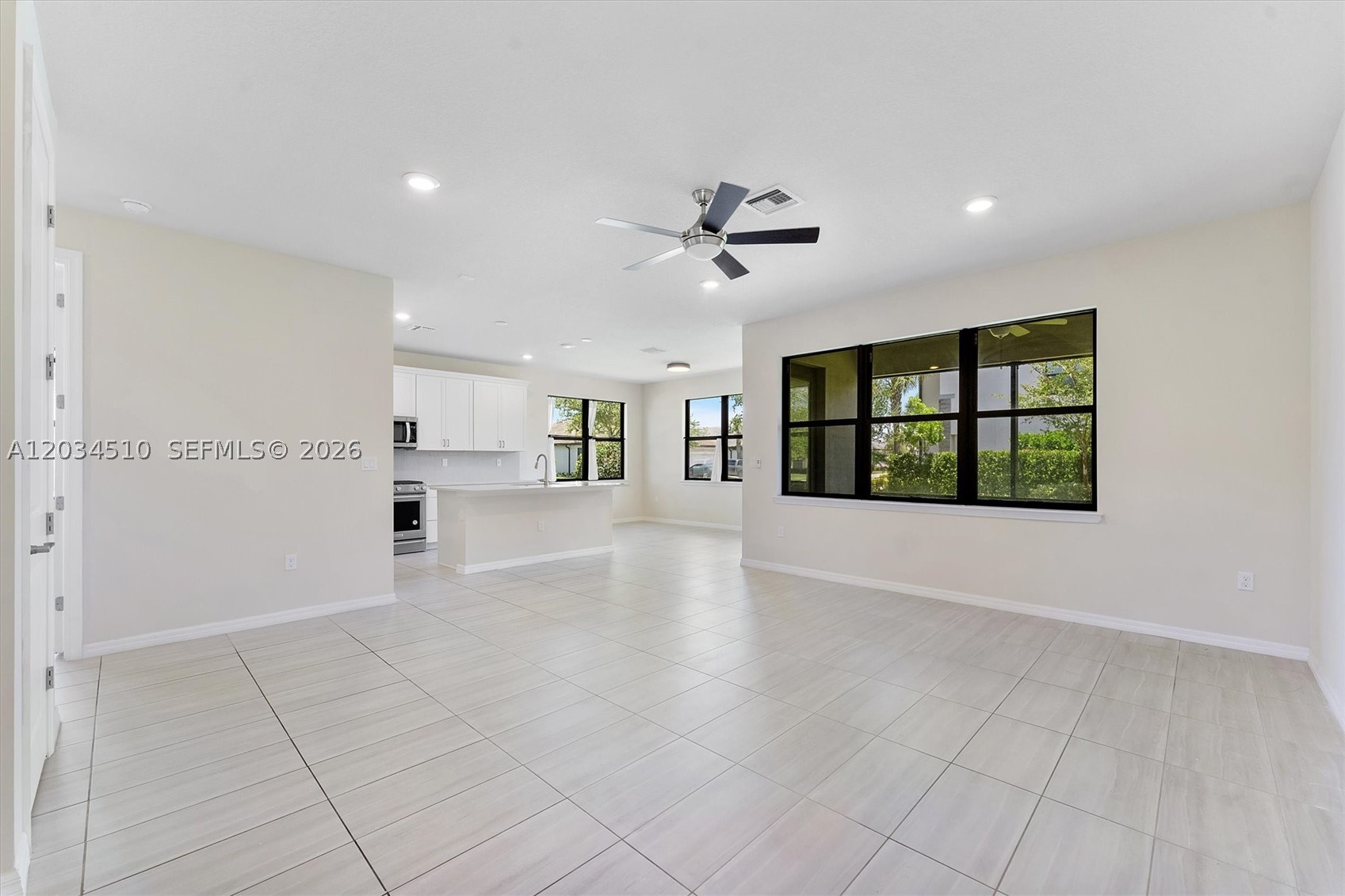 OAK TREE PROPERTY REDEVEL - Residential Lease