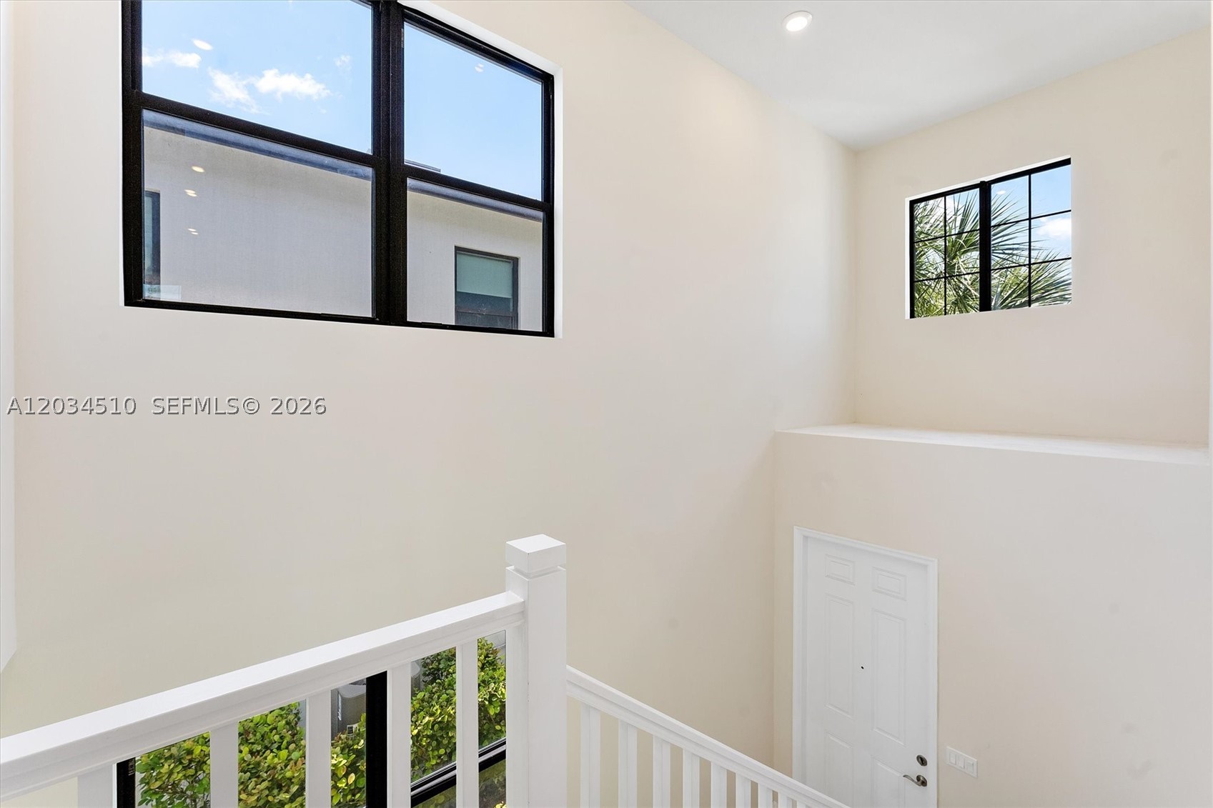 OAK TREE PROPERTY REDEVEL - Residential Lease