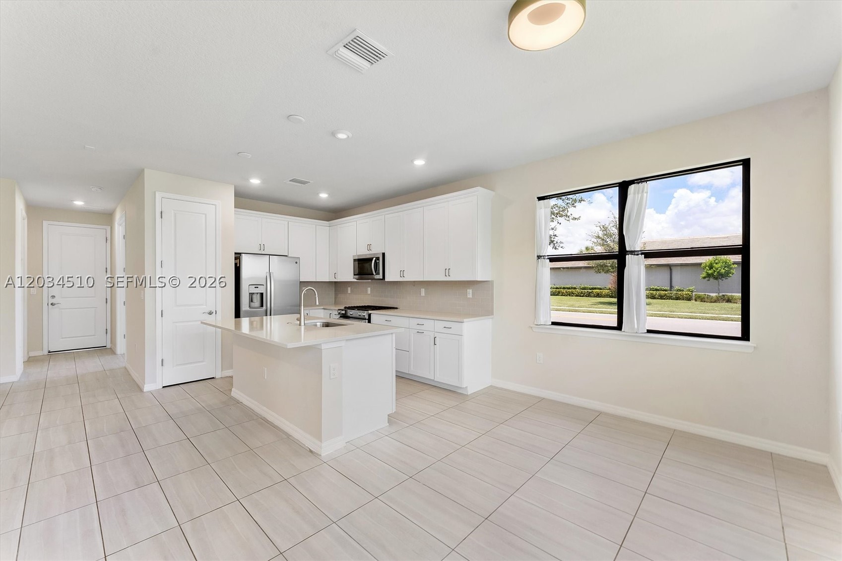 OAK TREE PROPERTY REDEVEL - Residential Lease