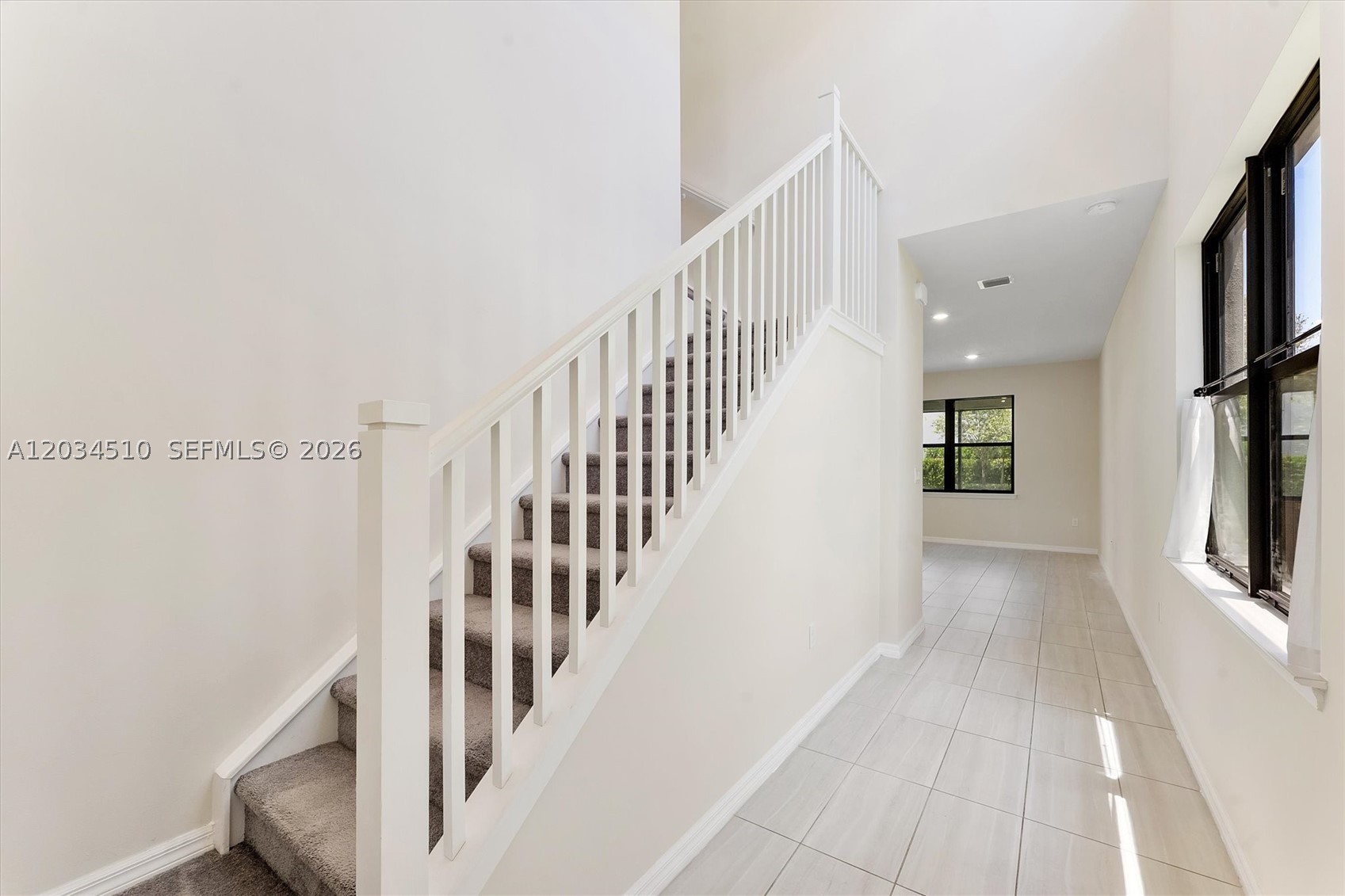 OAK TREE PROPERTY REDEVEL - Residential Lease