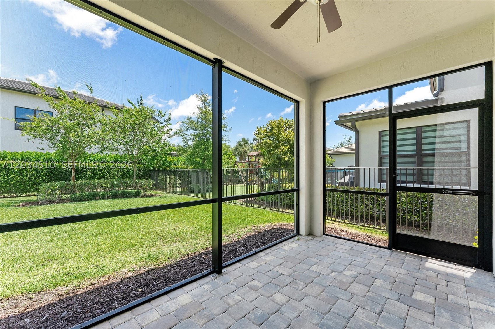 OAK TREE PROPERTY REDEVEL - Residential Lease