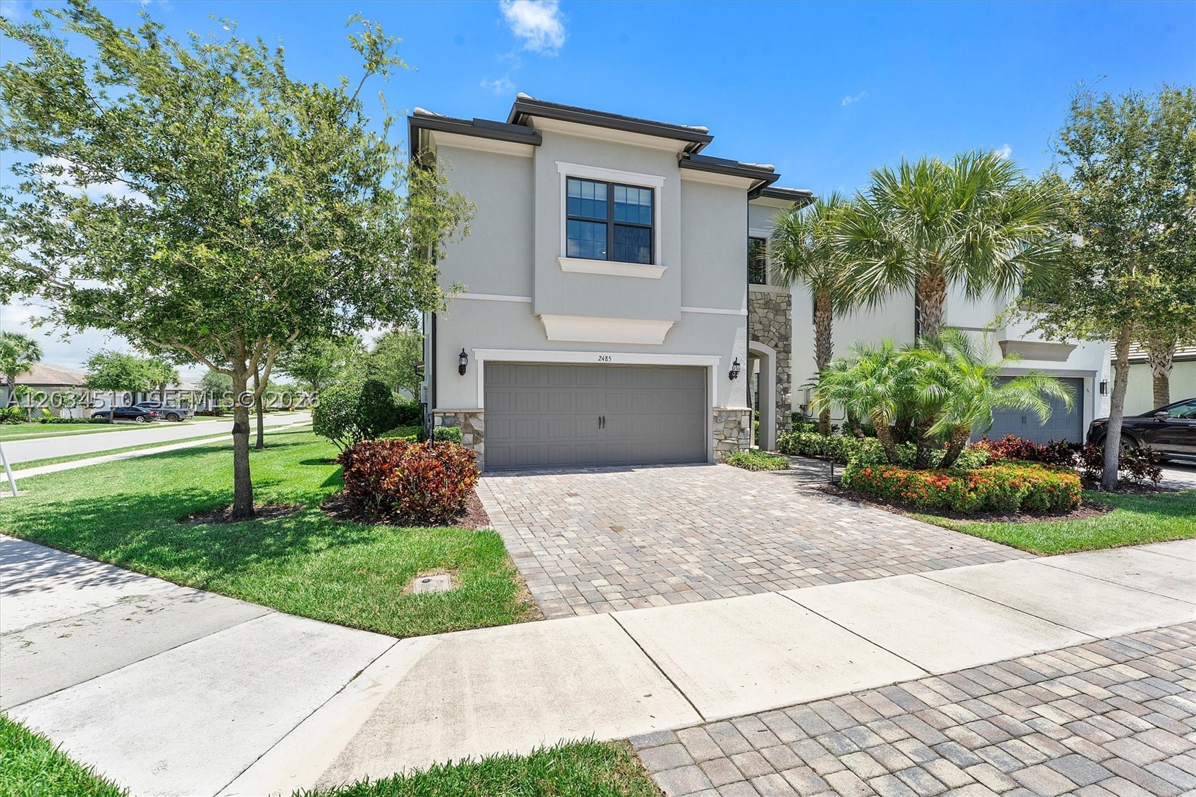 OAK TREE PROPERTY REDEVEL - Residential Lease