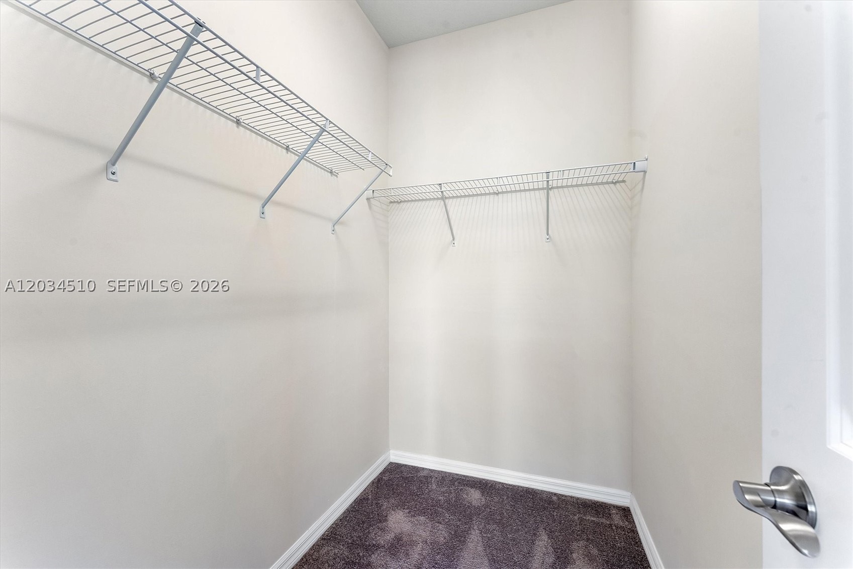 OAK TREE PROPERTY REDEVEL - Residential Lease