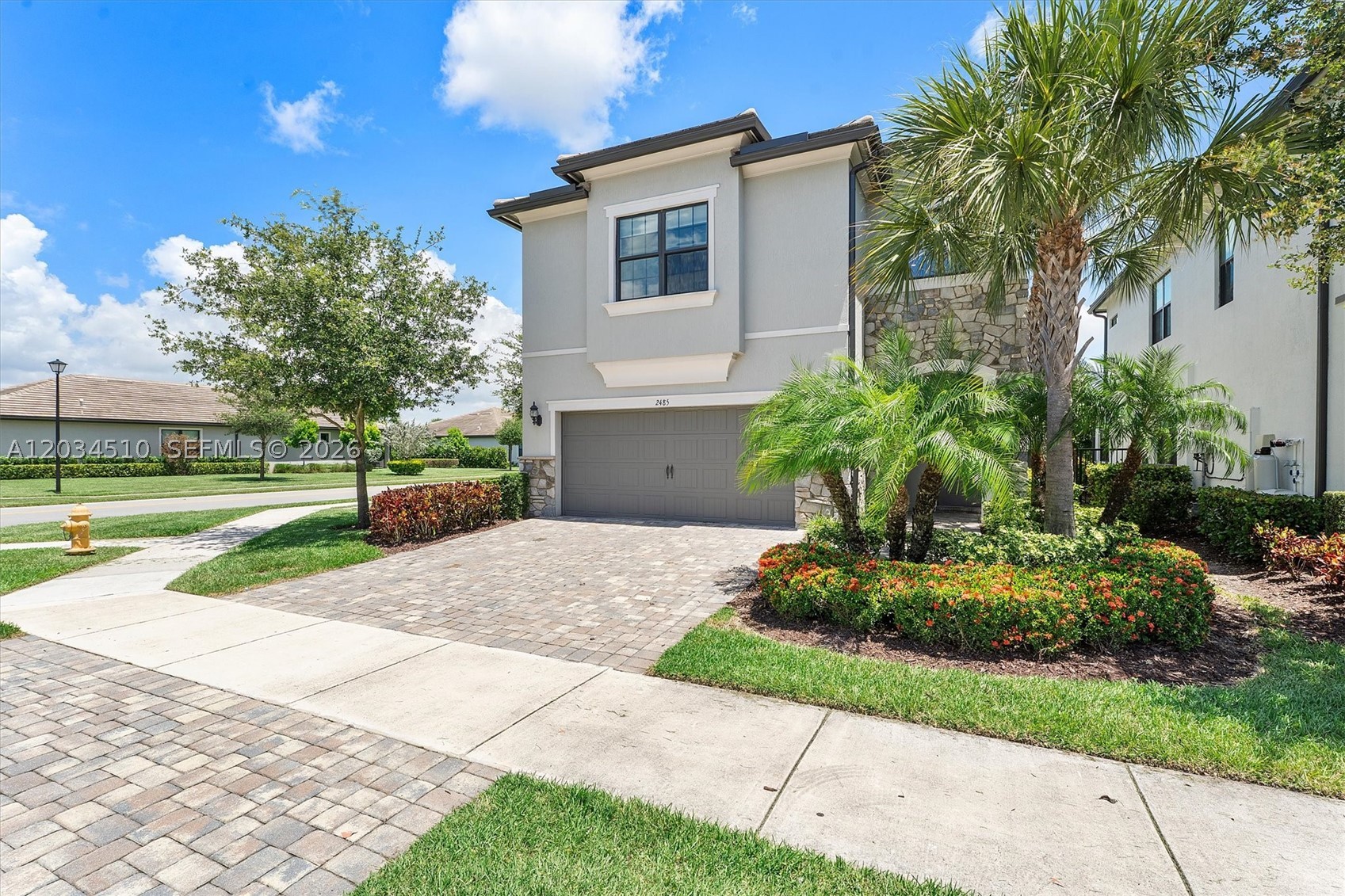 OAK TREE PROPERTY REDEVEL - Residential Lease
