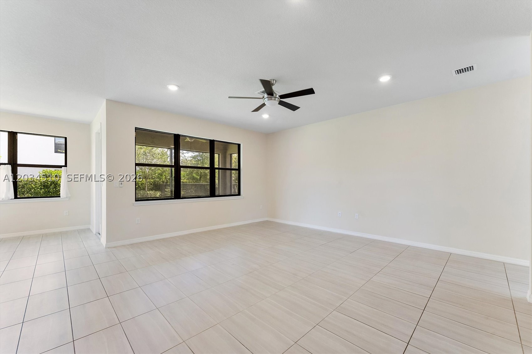 OAK TREE PROPERTY REDEVEL - Residential Lease