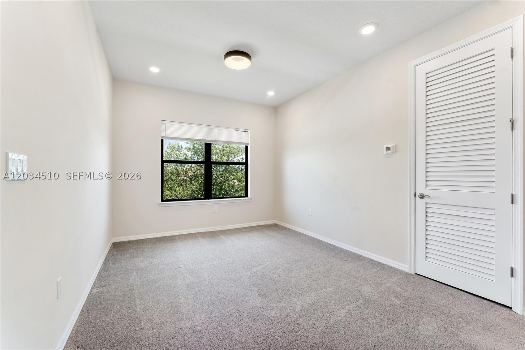OAK TREE PROPERTY REDEVEL - Residential Lease