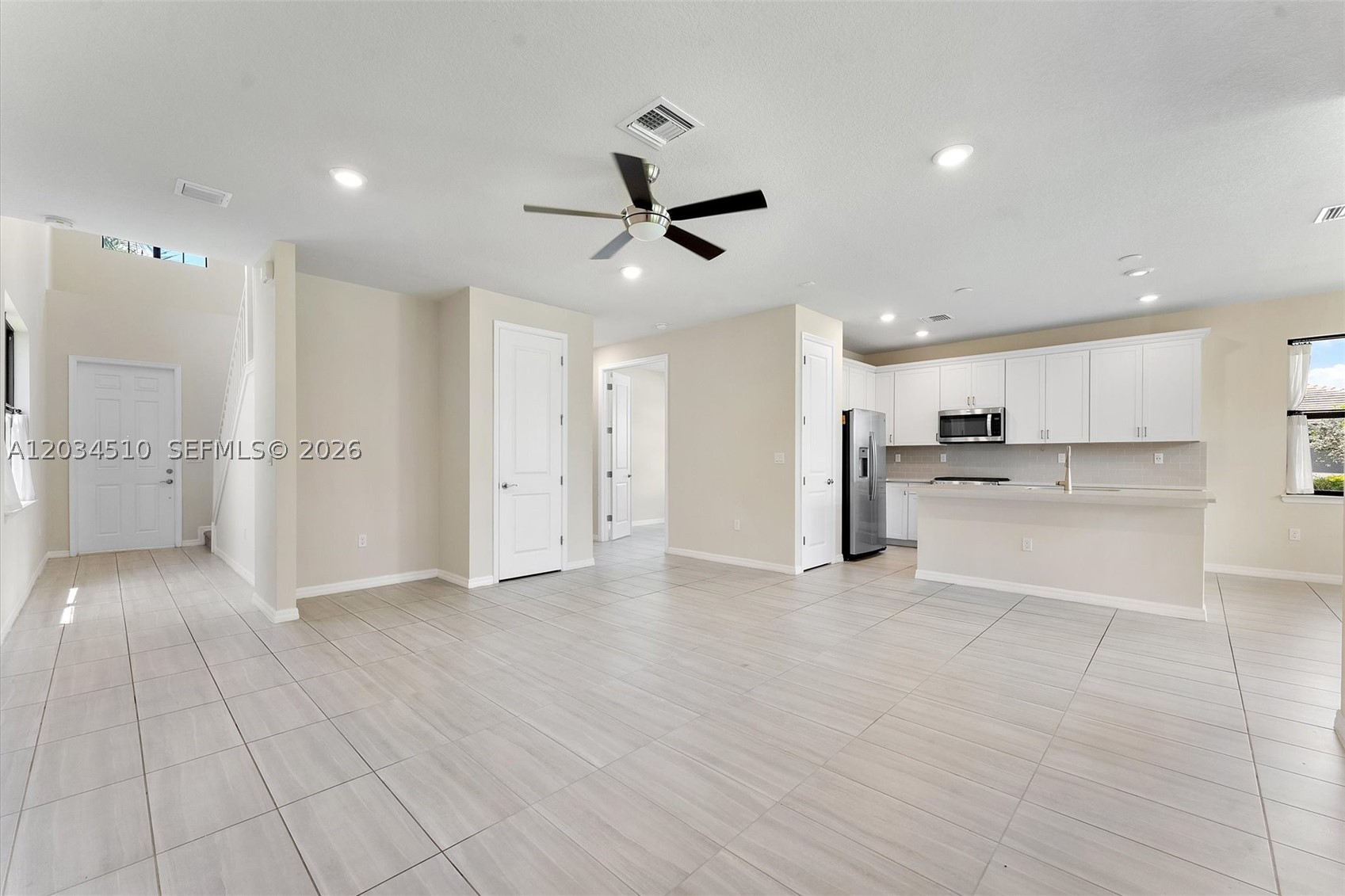 OAK TREE PROPERTY REDEVEL - Residential Lease