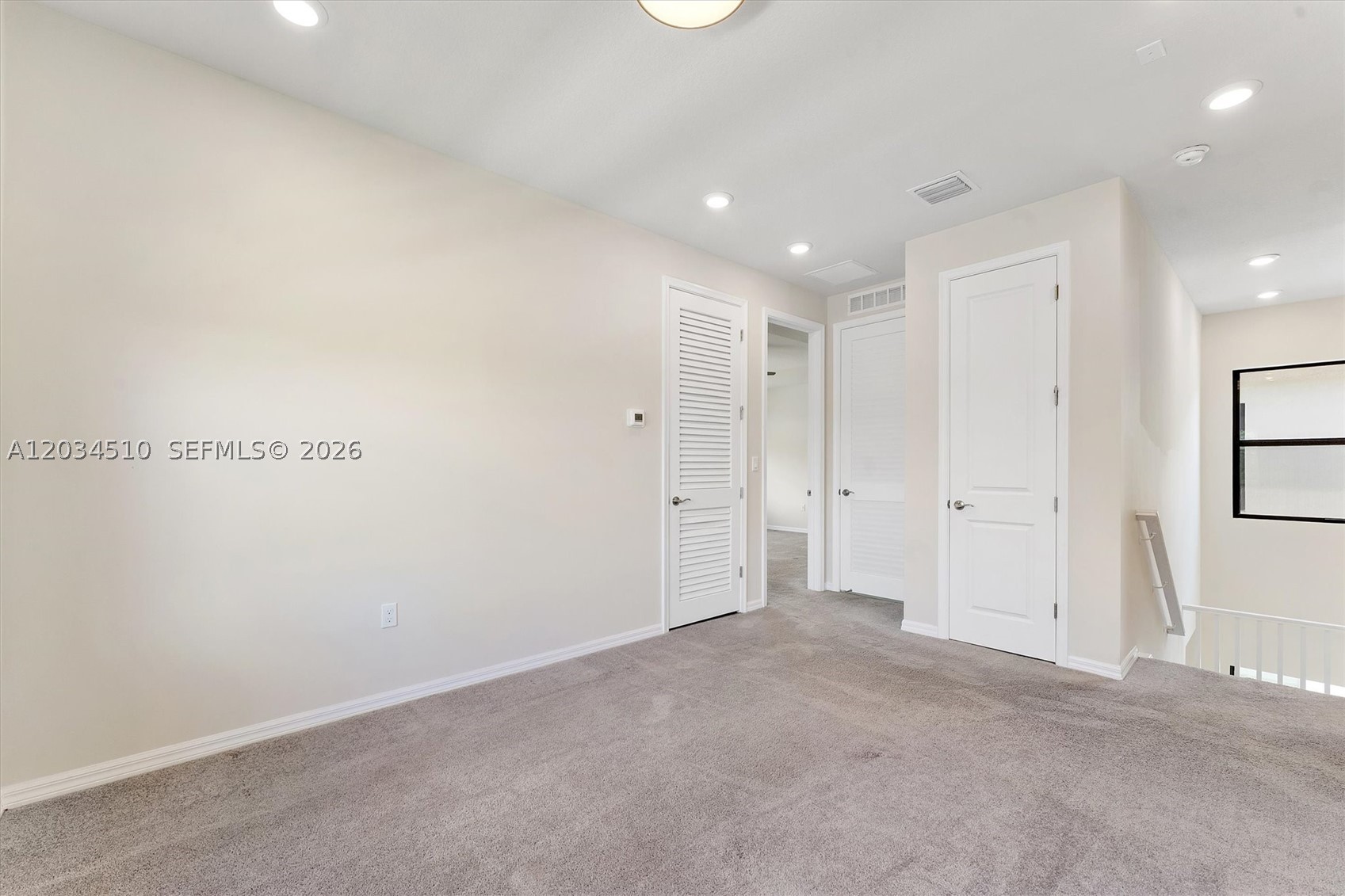 OAK TREE PROPERTY REDEVEL - Residential Lease