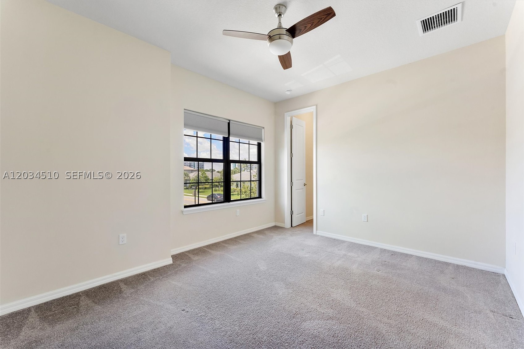 OAK TREE PROPERTY REDEVEL - Residential Lease