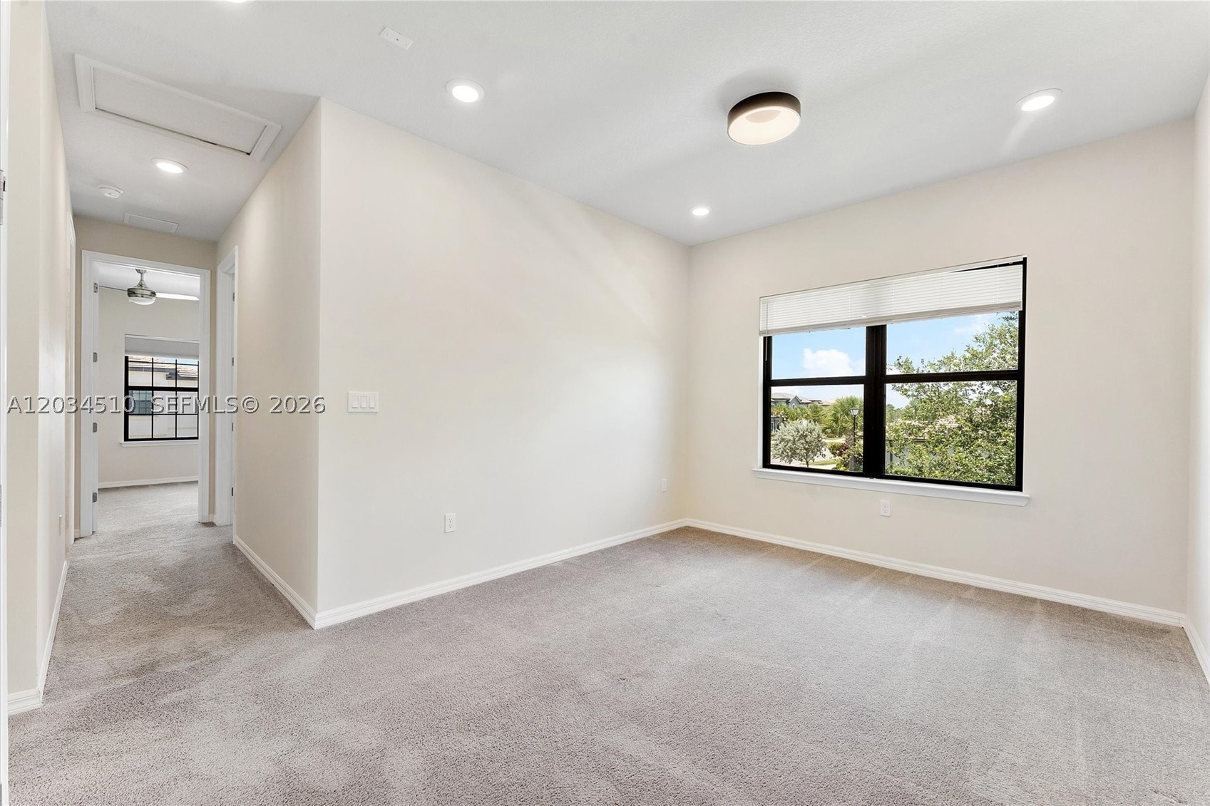 OAK TREE PROPERTY REDEVEL - Residential Lease