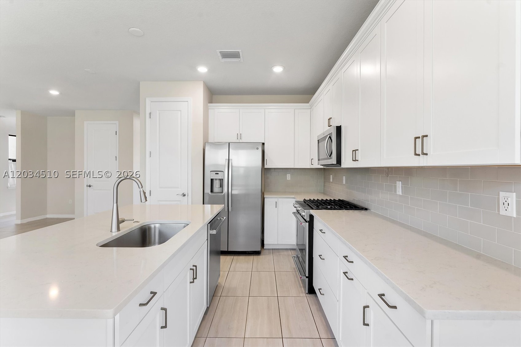 OAK TREE PROPERTY REDEVEL - Residential Lease