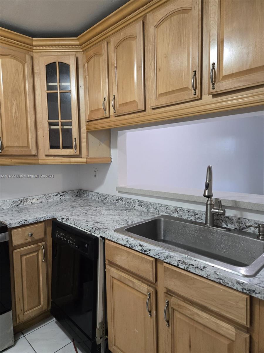 MIRAMAR CLUB CONDOMINIUM - Residential Lease