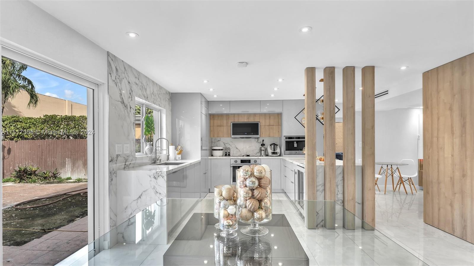 FONTAINEBLEAU PARK WEST V - Residential