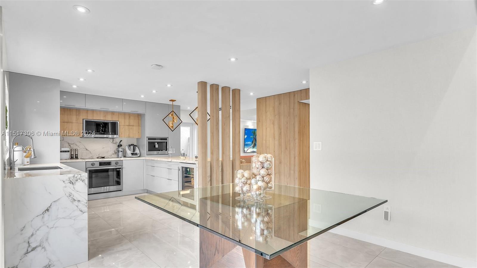 FONTAINEBLEAU PARK WEST V - Residential