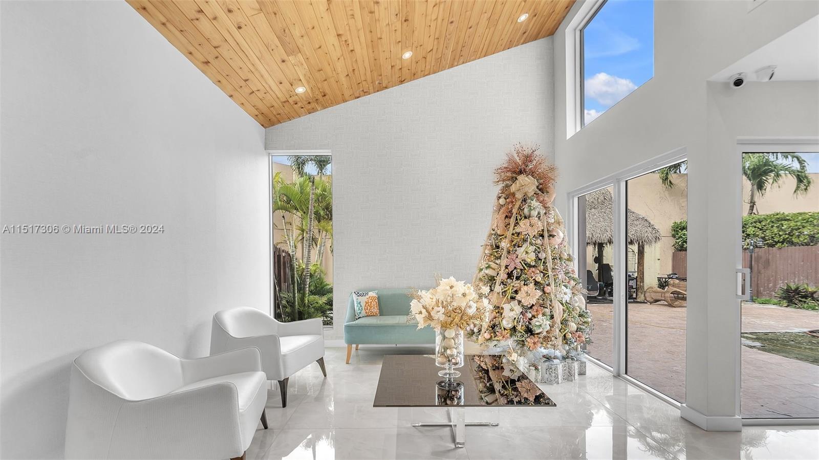 FONTAINEBLEAU PARK WEST V - Residential